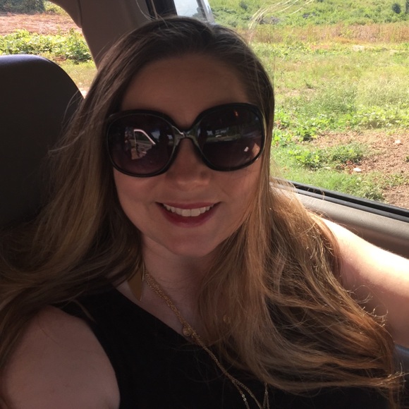 Meet your Posher, Leigh Ann - Picture 8 of 13